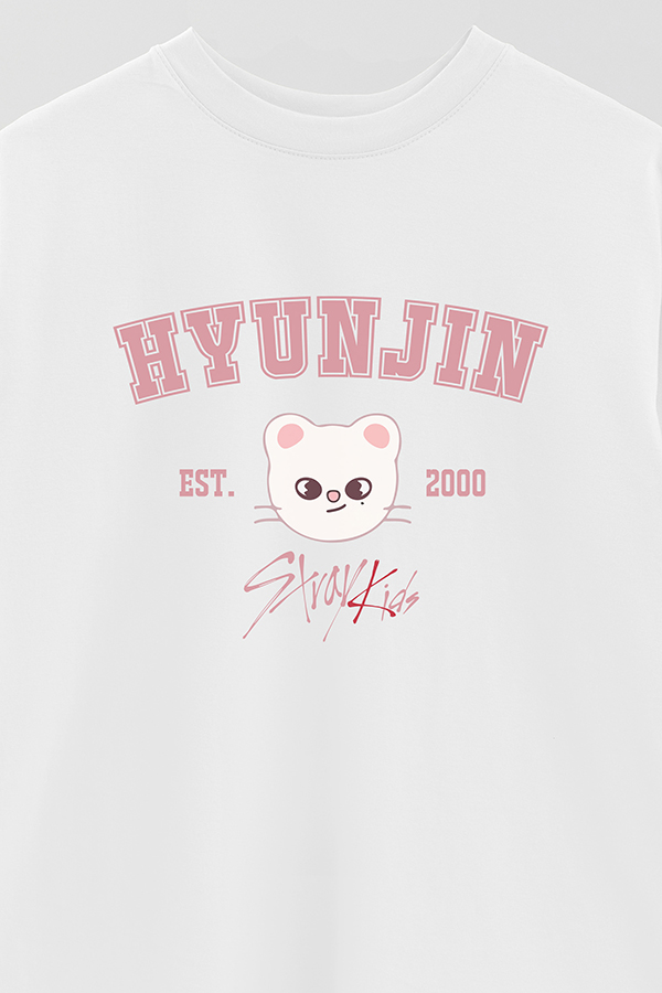 REMERA OVER ESTAMPADA SKZOO3 HYUNJIN