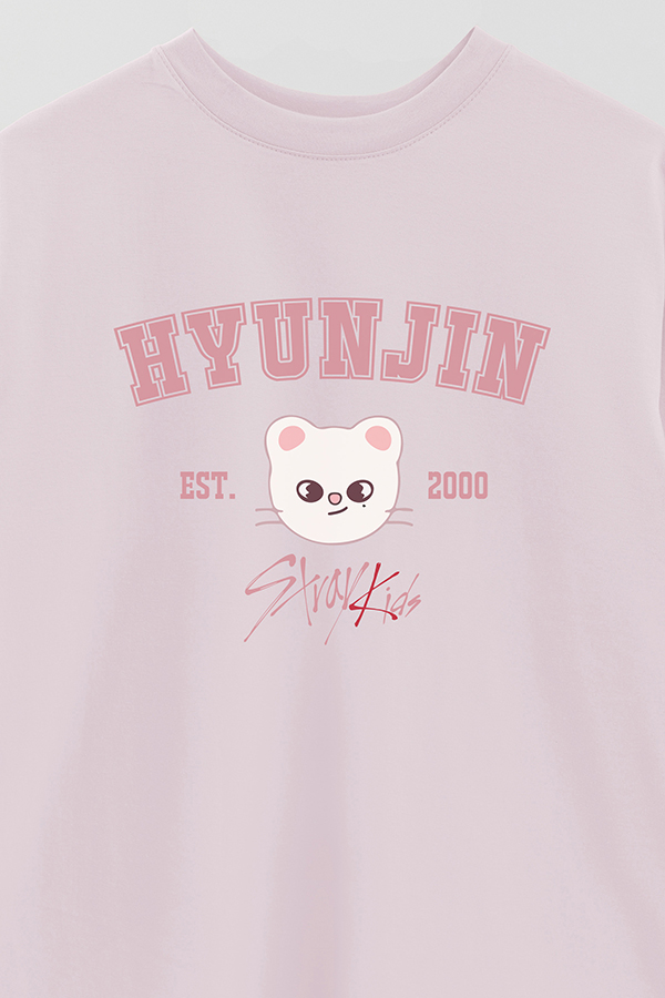 REMERA OVER ESTAMPADA SKZOO3 HYUNJIN