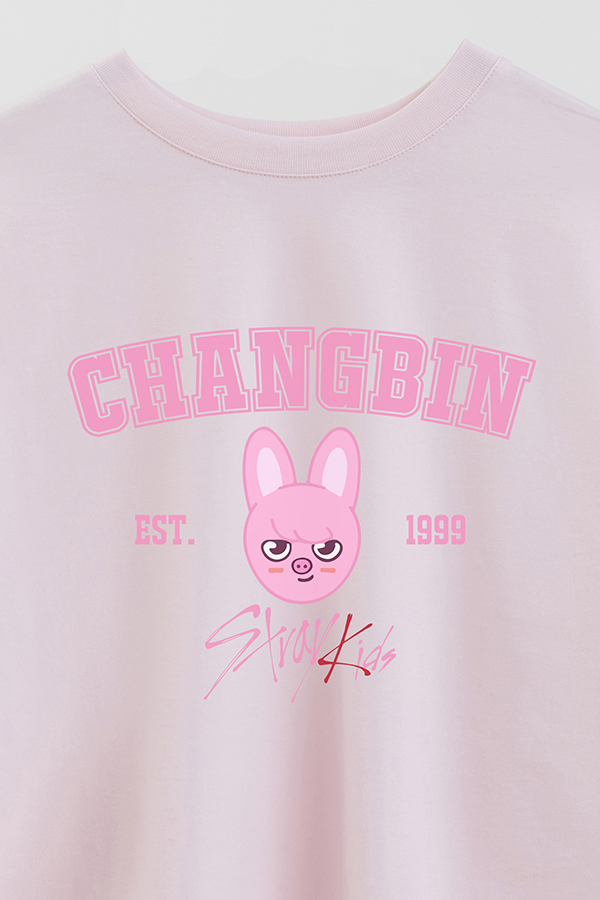 REMERA CROP ESTAMPADA SKZOO3 CHANGBIN