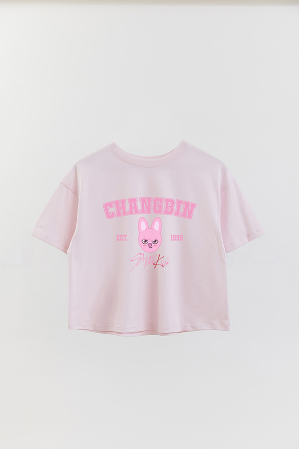 REMERA CROP ESTAMPADA SKZOO3 CHANGBIN