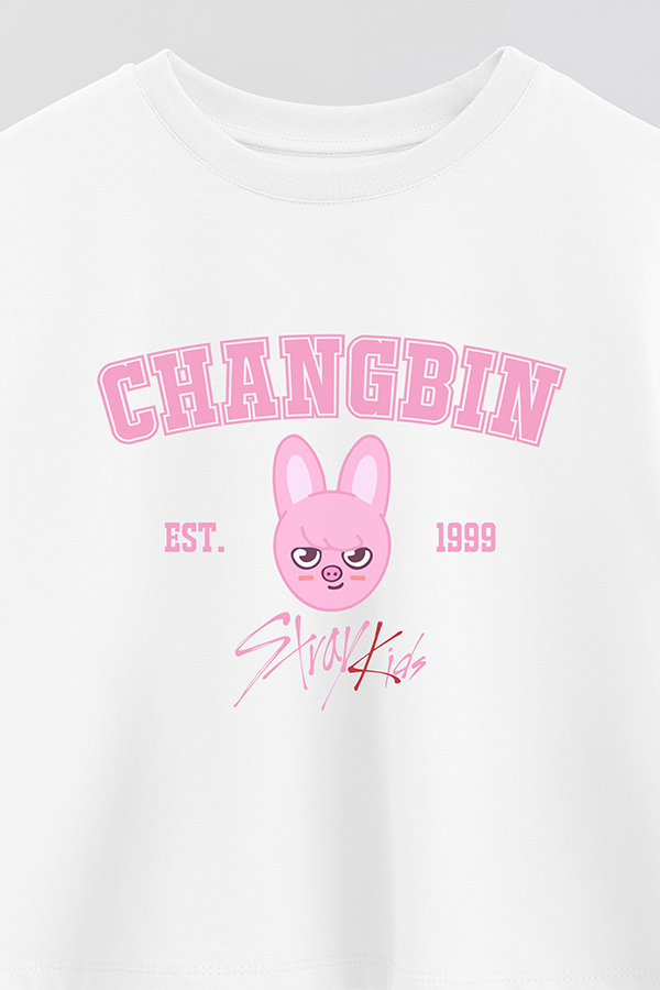 REMERA CROP ESTAMPADA SKZOO3 CHANGBIN