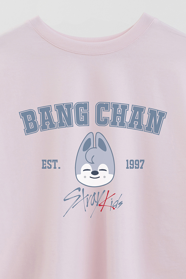 REMERA CROP ESTAMPADA SKZOO3 BANGCHAN