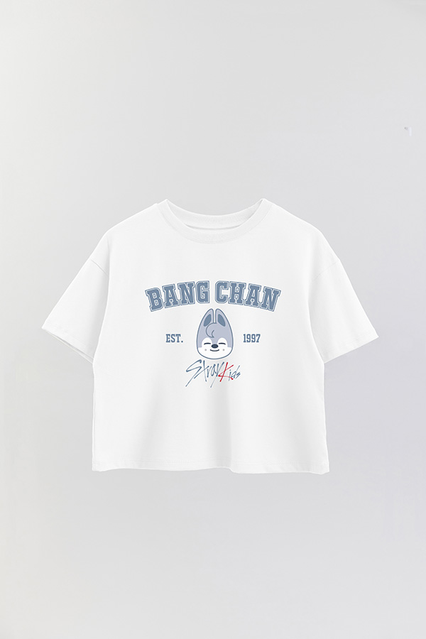 REMERA CROP ESTAMPADA SKZOO3 BANGCHAN