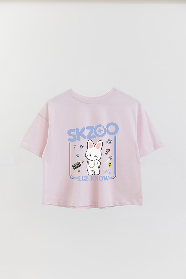 REMERA CROP ESTAMPADA SKZOO2 LEE KNOW