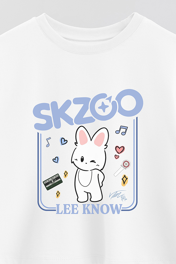 REMERA CROP ESTAMPADA SKZOO2 LEE KNOW