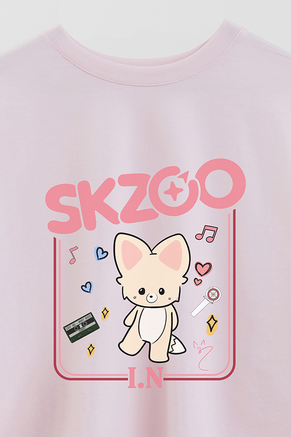 REMERA CROP ESTAMPADA SKZOO2 I.N