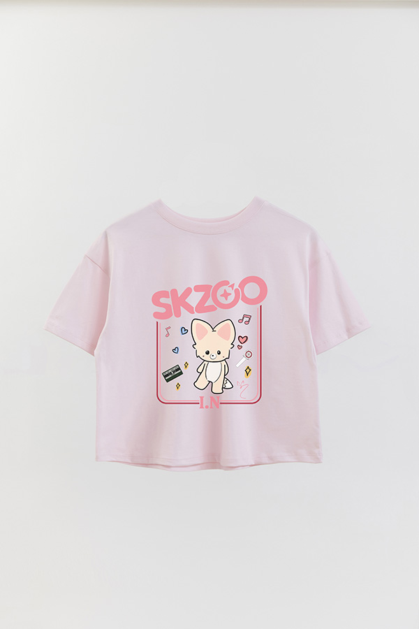 REMERA CROP ESTAMPADA SKZOO2 I.N
