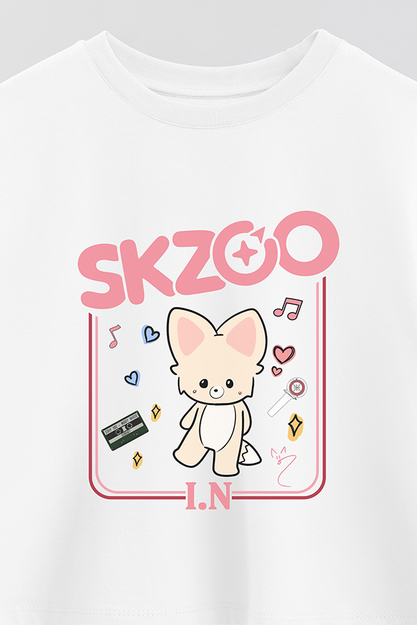 REMERA CROP ESTAMPADA SKZOO2 I.N