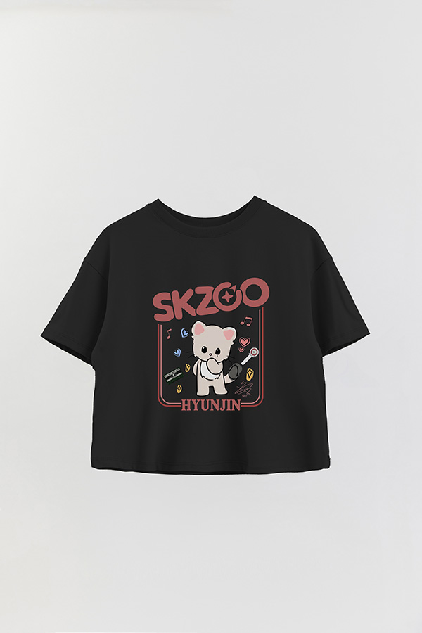 REMERA CROP ESTAMPADA SKZOO2 HYUNJIN