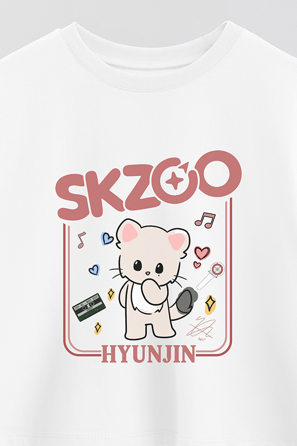 REMERA CROP ESTAMPADA SKZOO2 HYUNJIN