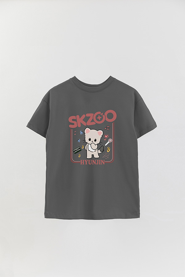 REMERA OVER ESTAMPADA SKZOO2 HYUNJIN