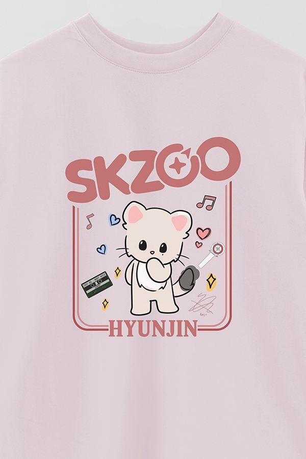 REMERA OVER ESTAMPADA SKZOO2 HYUNJIN