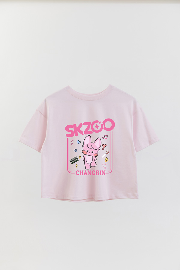 REMERA CROP ESTAMPADA SKZOO2 CHANGBIN