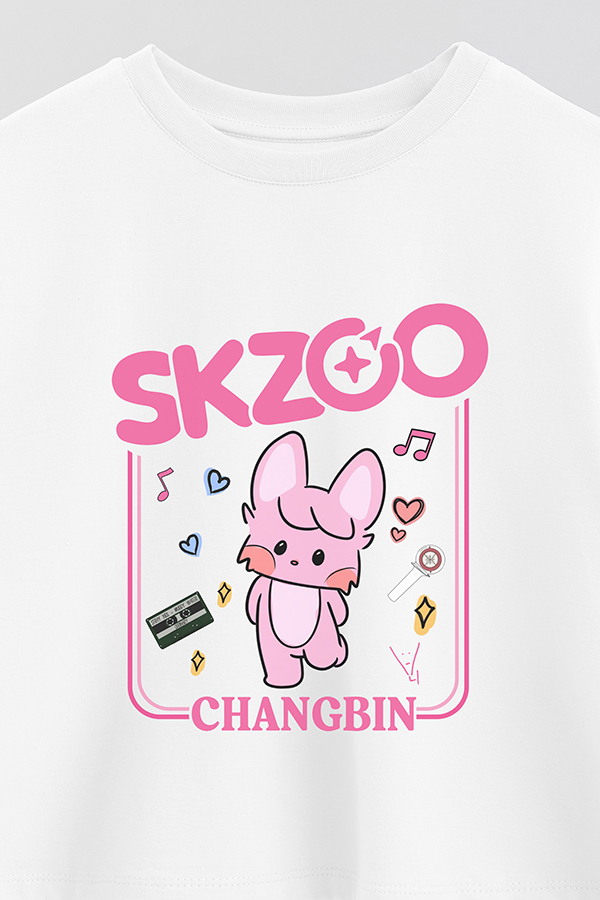 REMERA CROP ESTAMPADA SKZOO2 CHANGBIN