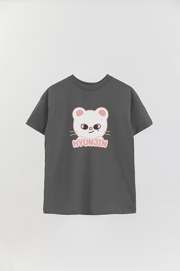 REMERA OVER ESTAMPADA SKZOO1 HYUNJIN