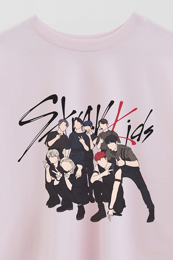REMERA CROP ESTAMPADA STRAY KIDS DR3
