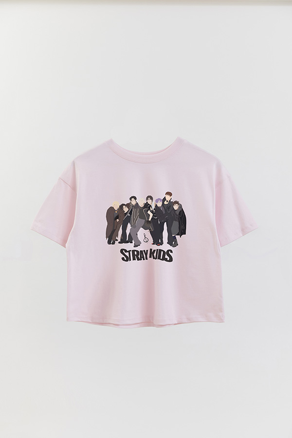 REMERA CROP ESTAMPADA STRAY KIDS DR1