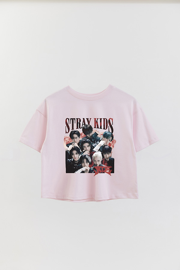 REMERA CROP ESTAMPADA STRAY KIDS BND4