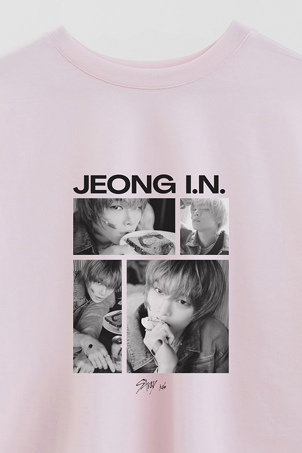 REMERA CROP ESTAMPADA STRAY KIDS I.N