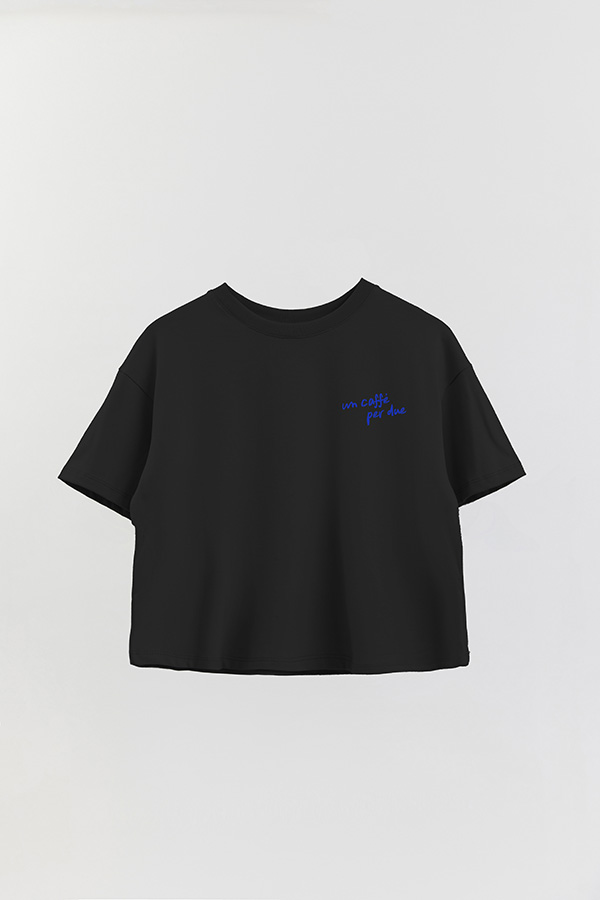 REMERA CROP FB ESTAMPADA UN CAFFE PER DUE