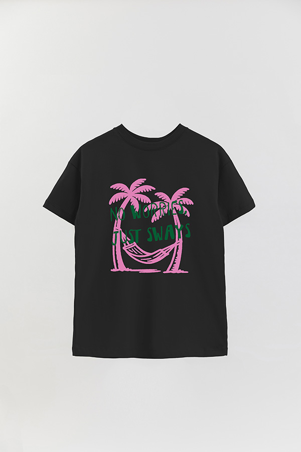 REMERA OVER ESTAMPADA NO WORRIES, JUST SWAYS