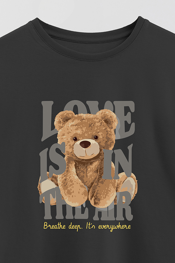 REMERA GB OVERSIZE LOVE IS IN THE AIR