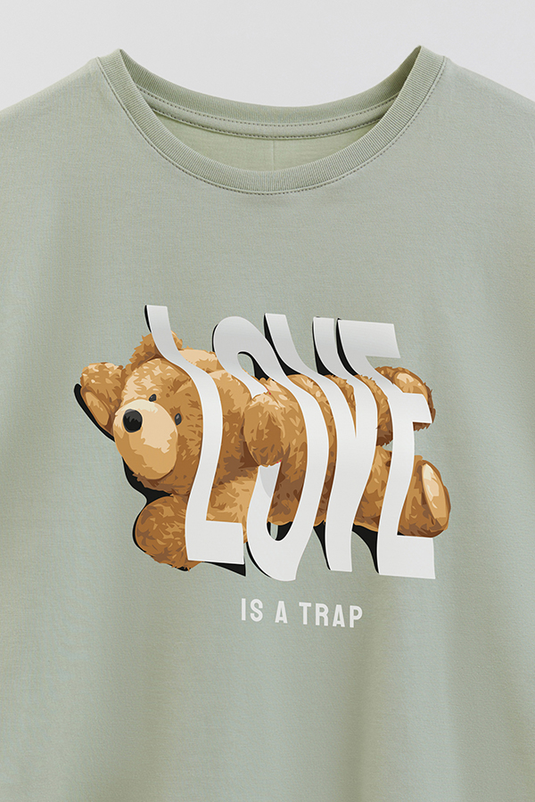 REMERA GB OVERSIZE LOVE IS A TRAP