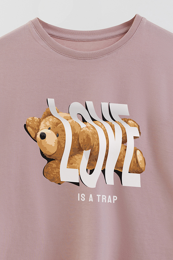 REMERA GB OVERSIZE LOVE IS A TRAP