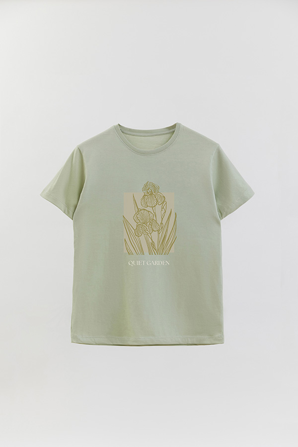 REMERA BASICA ESTAMPADA BT QUIET GARDEN
