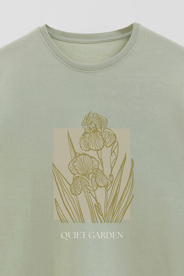 REMERA BASICA ESTAMPADA BT QUIET GARDEN