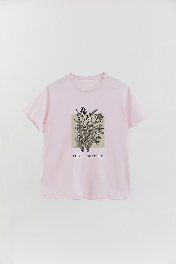 REMERA BASICA ESTAMPADA BT FLORAL PRESENCE