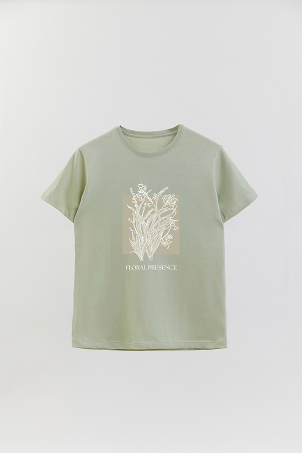 REMERA BASICA ESTAMPADA BT FLORAL PRESENCE