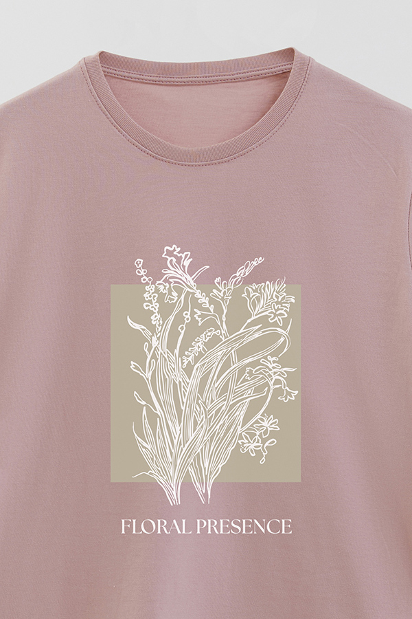 REMERA BASICA ESTAMPADA BT FLORAL PRESENCE
