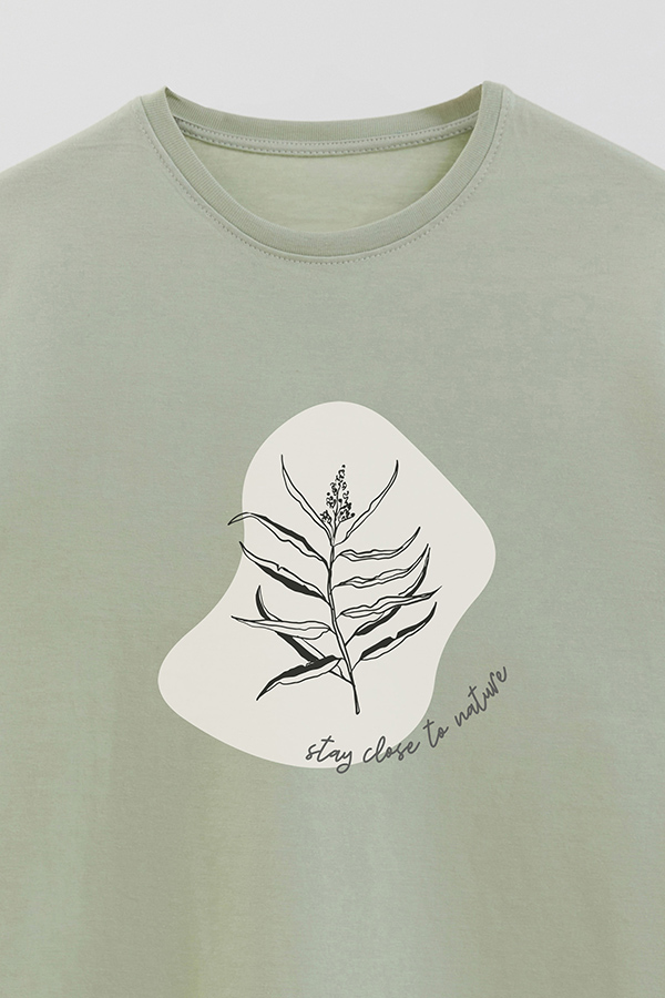 REMERA BASICA ESTAMPADA BT STAY CLOSE