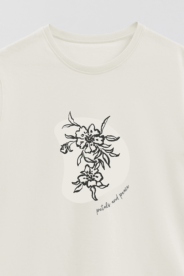 REMERA BASICA ESTAMPADA BT PETALS AND PEACE