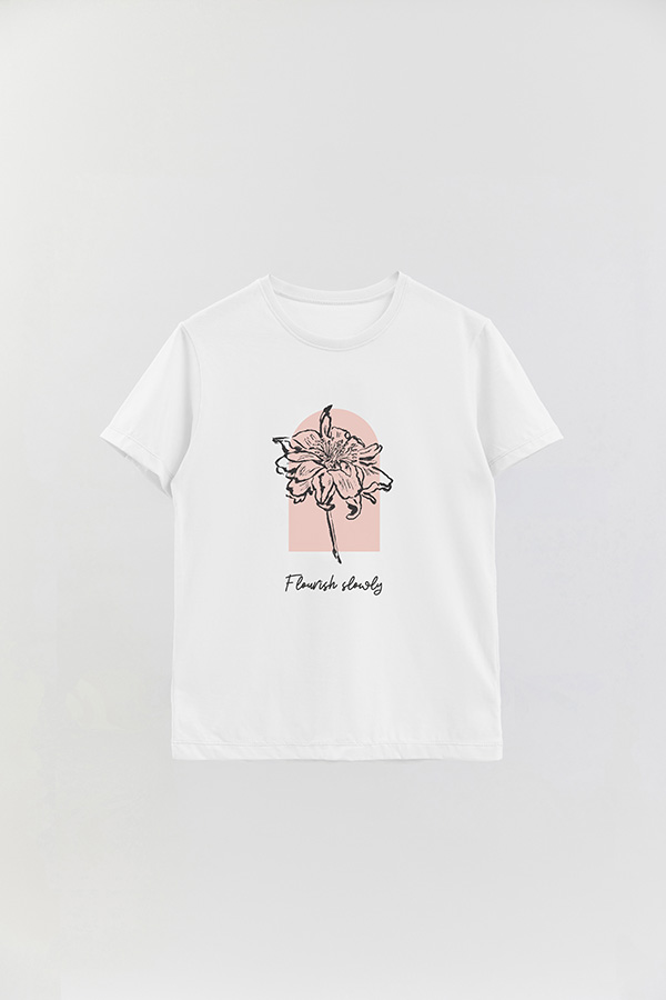 REMERA BASICA ESTAMPADA BT FLOURISH SLOWLY