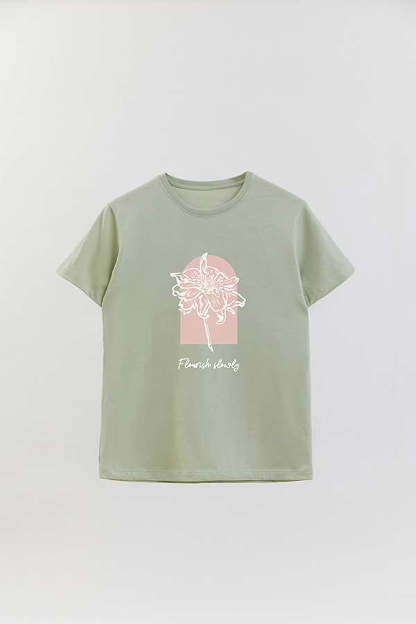 REMERA BASICA ESTAMPADA BT FLOURISH SLOWLY