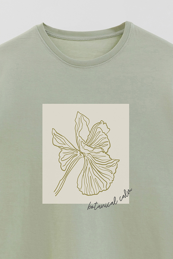 REMERA BASICA ESTAMPADA BT BOTANICAL CALM