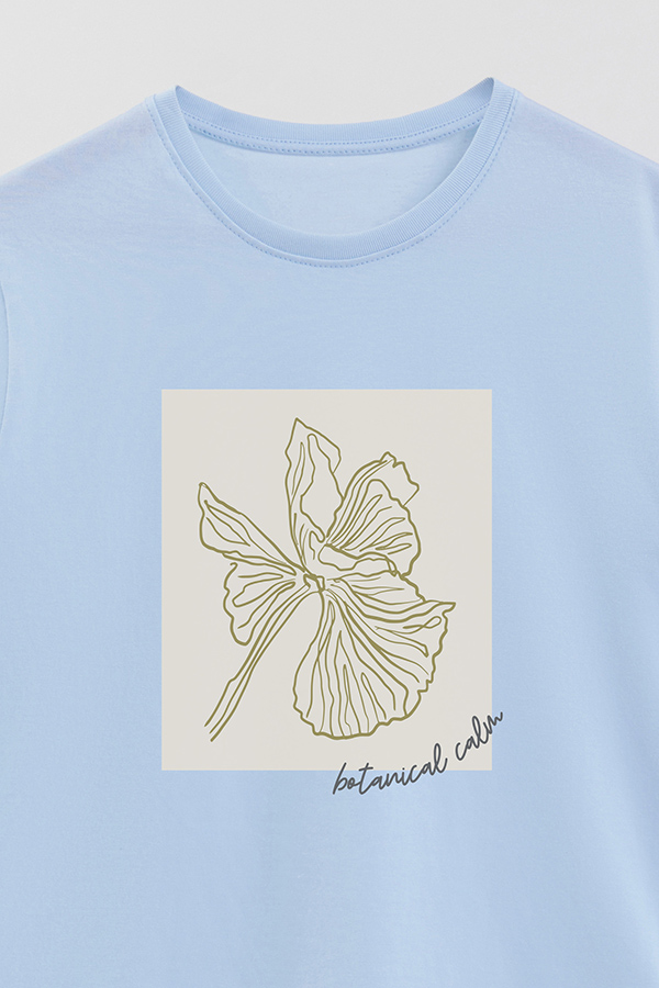 REMERA BASICA ESTAMPADA BT BOTANICAL CALM