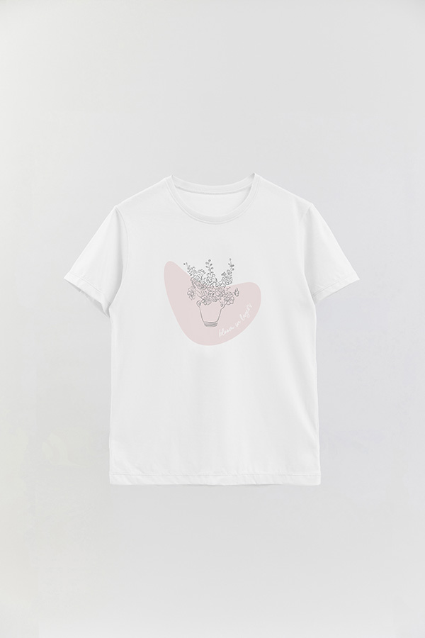 REMERA BASICA ESTAMPADA BT BLOOM IN LAYERS