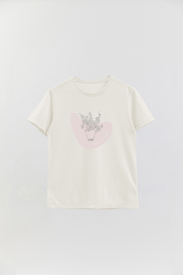 REMERA BASICA ESTAMPADA BT BLOOM IN LAYERS