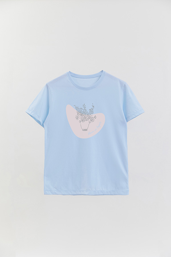 REMERA BASICA ESTAMPADA BT BLOOM IN LAYERS