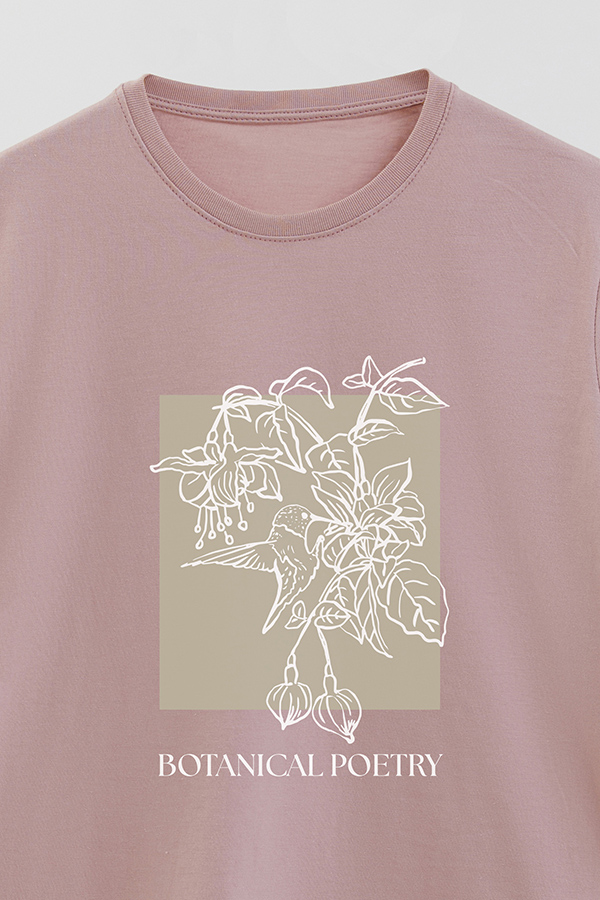 REMERA BASICA ESTAMPADA BT BOTANICAL POETRY