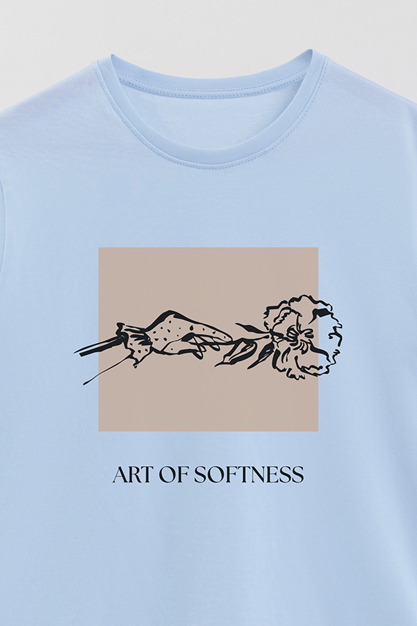 REMERA BASICA ESTAMPADA BT ART OF SOFTNESS