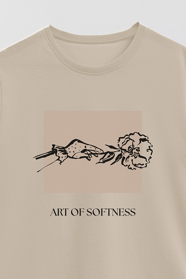 REMERA BASICA ESTAMPADA BT ART OF SOFTNESS