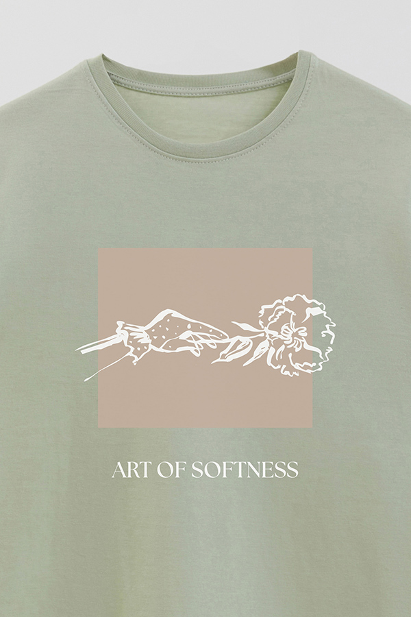 REMERA BASICA ESTAMPADA BT ART OF SOFTNESS