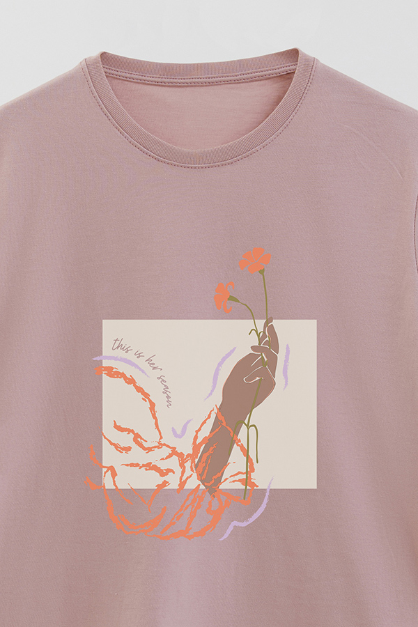 REMERA BASICA ESTAMPADA WC THIS IS HER SEASON