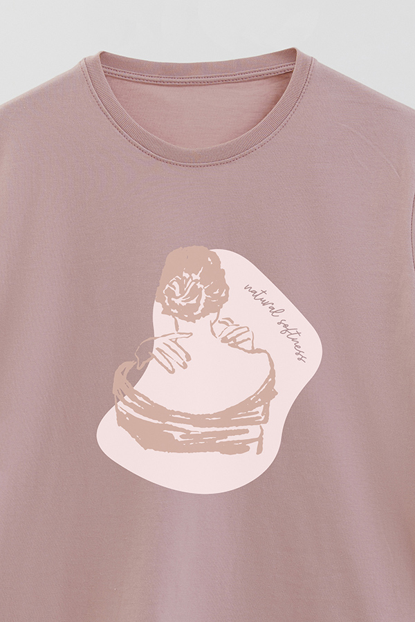 REMERA BASICA ESTAMPADA W NATURAL SOFTNESS