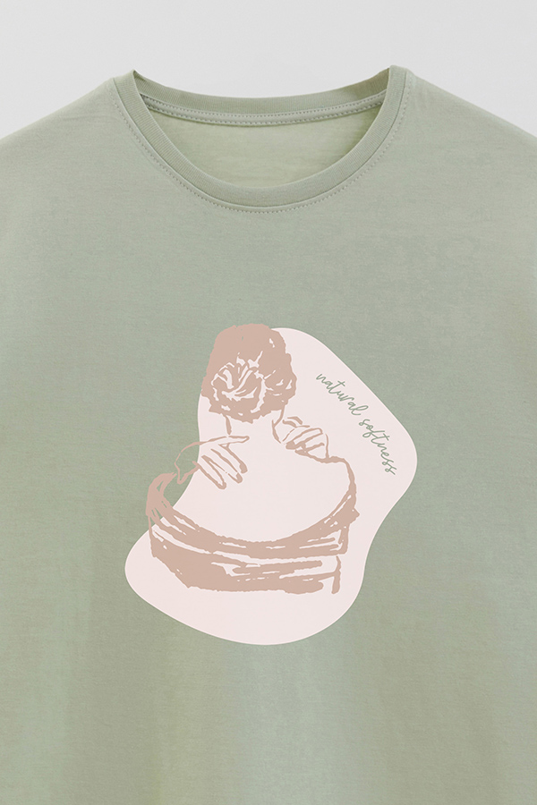 REMERA BASICA ESTAMPADA W NATURAL SOFTNESS