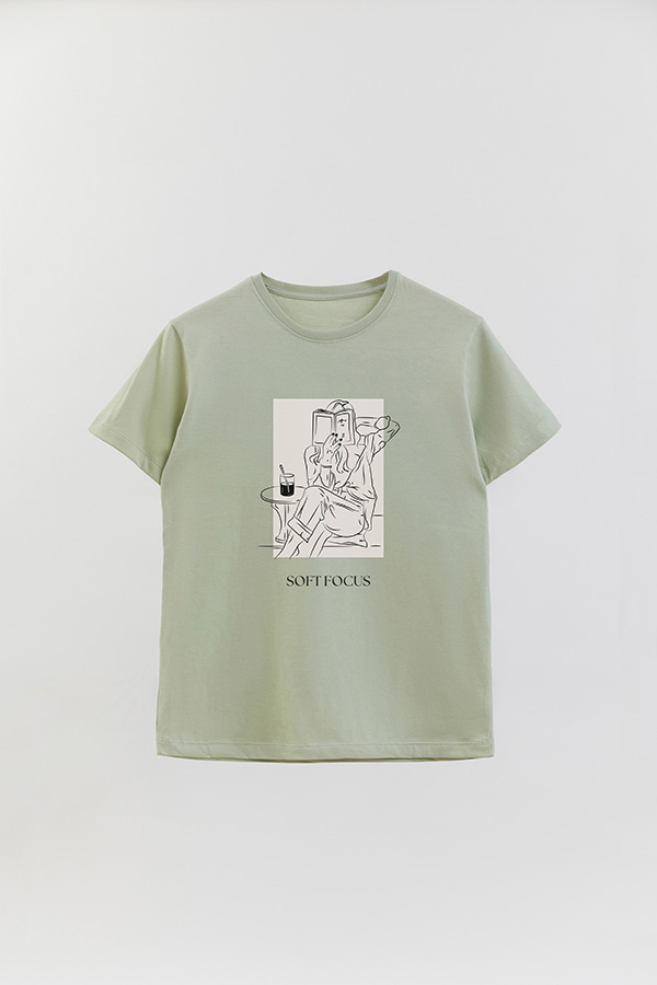 REMERA BASICA ESTAMPADA SOFT FOCUS